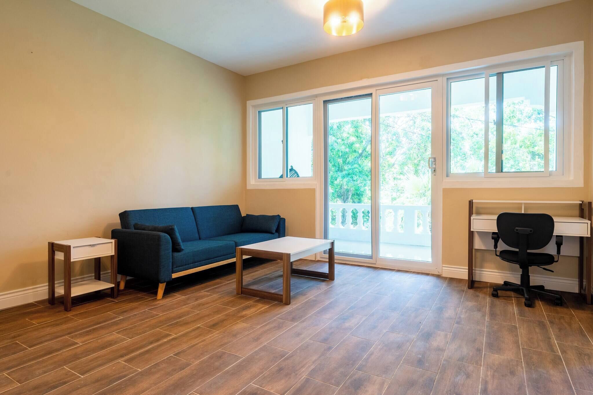 Huis, 2 slaapkamers, roken, balkon | Woonkamer