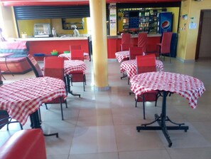 Dining - Kamuruana Highway Motel Kutus (Kerugoya)