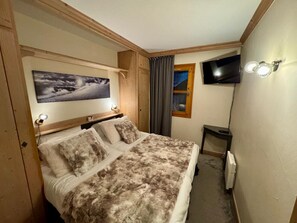 Bügeleisen/Bügelbrett, Reisekinderbett, WLAN, Bettwäsche
