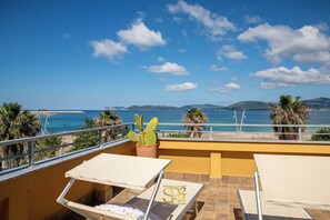 Property grounds - Panoramic penthouse on the Gulf of Alghero 2 (Alghero)