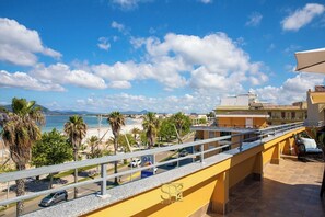Property grounds - Panoramic penthouse on the Gulf of Alghero 2 (Alghero)
