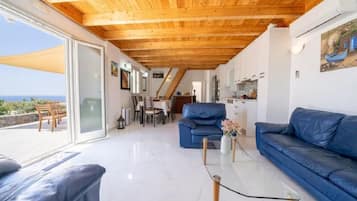 Apartment, Sea View | Living area