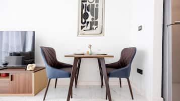 Appartement, balcon, vue ville | Restauration