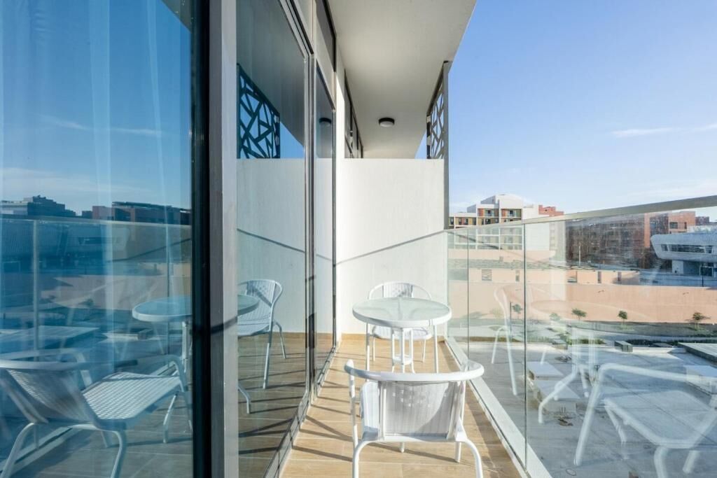 Apartment, Balcony, City View | Outdoor dining