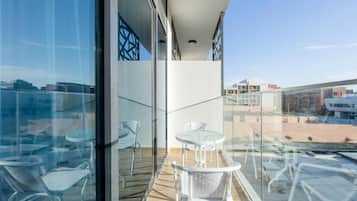 Appartement, balcon, vue ville | Restauration extérieure