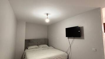 Habitación clásica, vistas a la ciudad | Escritorio