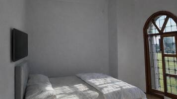 Habitación clásica, vistas a la ciudad | Escritorio