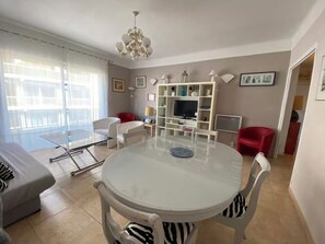 Dining - 2 rooms 8 av de l'ilette (Antibes)