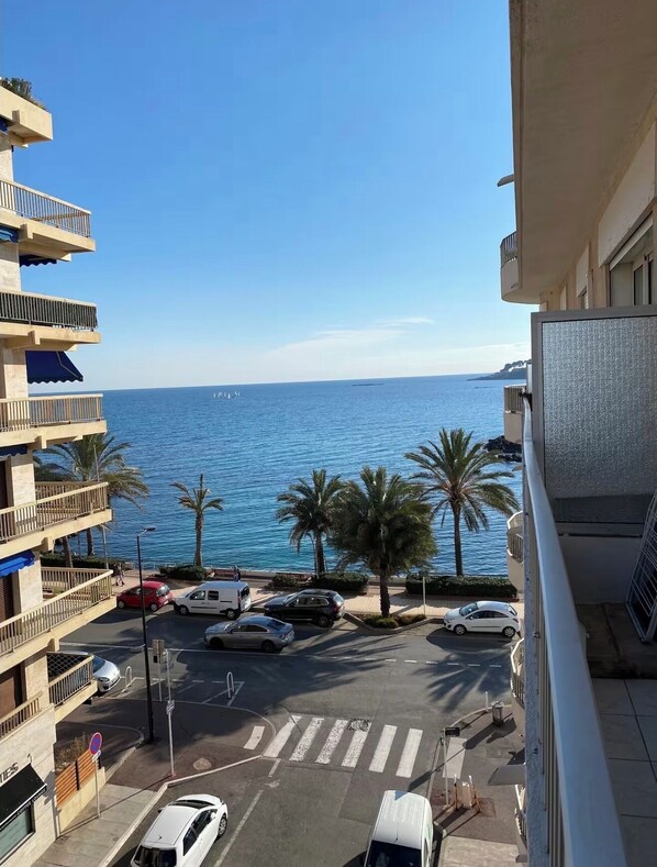 Property grounds - 2 rooms 8 av de l'ilette (Antibes)