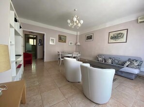 Living area - 2 rooms 8 av de l'ilette (Antibes)