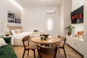 Deluxe Studio | Dining - Malila Premium Apartments Estery Boutique (Kraków)