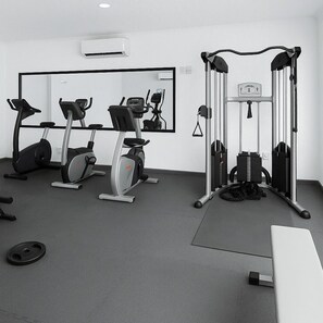 Apartamento familiar, balcón, vistas a la ciudad | Sala de fitness