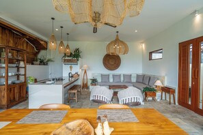 24-inch LCD TV with digital channels - Prana Eco Wooden Villa Ubud (Ubud)