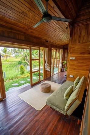 Villa de lujo, 2 habitaciones, cocineta, vista a la alberca | Interior