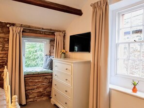 1 chambre, fer et planche à repasser, Wi-Fi gratuit, draps fournis