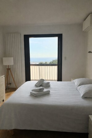 1 bedroom, iron/ironing board, free WiFi, bed sheets - Les Ecrivains- Sea and Cannes View (Mandelieu-la-Napoule)