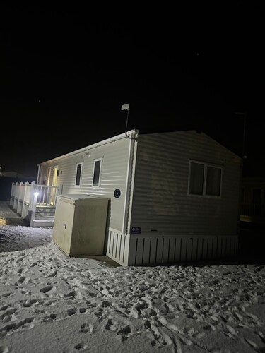 Lovely three bedroom static with wrap around decking,pet friendly.