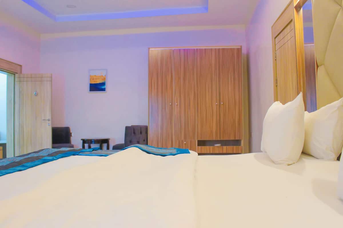 Presidential Apartment | Premium bedding, in-room safe, free WiFi, bed sheets