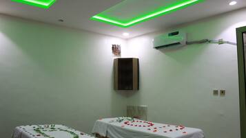 Couples treatment rooms, Turkish bath, body treatments, hydrotherapy