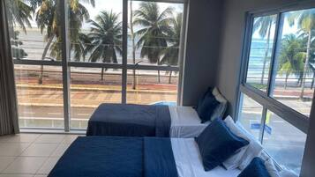 Quarto, vista para o mar | Escrivaninha