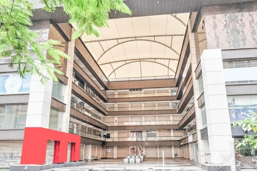 Hotel O Sneh Rashmi Botanical Garden