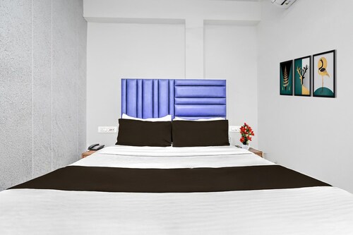 Hotel O Sneh Rashmi Botanical Garden