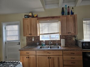 Frigorífic, microones, forn i placa de cuina 