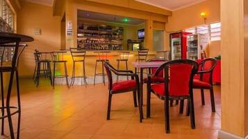 Bar (en la propiedad)