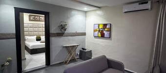 Cozy 2-bedroom apartment in peaceful Asaba with AC