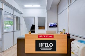 House | Reception - Super Hotel O Valasaravakkam Metro Mall (Chennai)