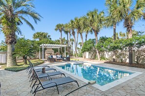 Pool - White Sails | 3BR Coastal Retreat in Destin Pointe (Destin)