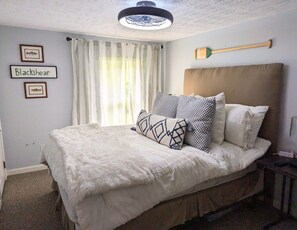 3 bedrooms, iron/ironing board, free WiFi, bed sheets