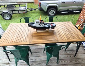 Outdoor dining - Private Boat Ramp | Large Dock | 2 Ensuite Baths (Cordele)