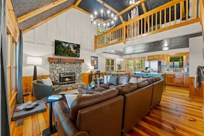 Smart TV, fireplace, video games, offices - Easy Family Travel/Sauna/Hot Tub/Mtn. View (Ellijay)