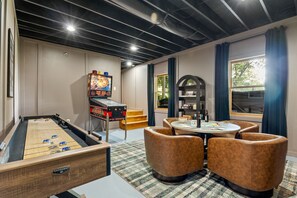 Games room - Easy Family Travel/Sauna/Hot Tub/Mtn. View (Ellijay)