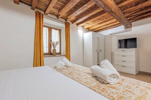 5 bedrooms, iron/ironing board, WiFi, bed sheets - Luxury Villa for 10, Pool, Garden, Park Lucca (Capannori)