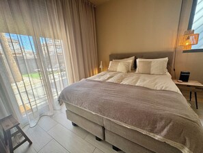 2 bedrooms, iron/ironing board, WiFi, bed sheets - Your Perfect Spain Vacation in 5 STAR Modern Villa near beaches, golf & the Mall (Orihuela, Alicante)
