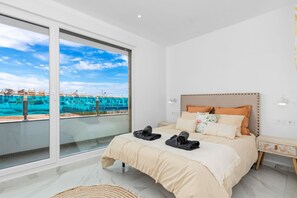 Internet, bed sheets - La Buena Vida Torrevieja Holiday Home with Solarium (Torrevieja)