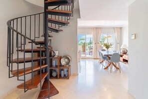Interior - Great apartment in Elviria-Marbella, walking distance to the beach, golf and restaurants (Marbella)