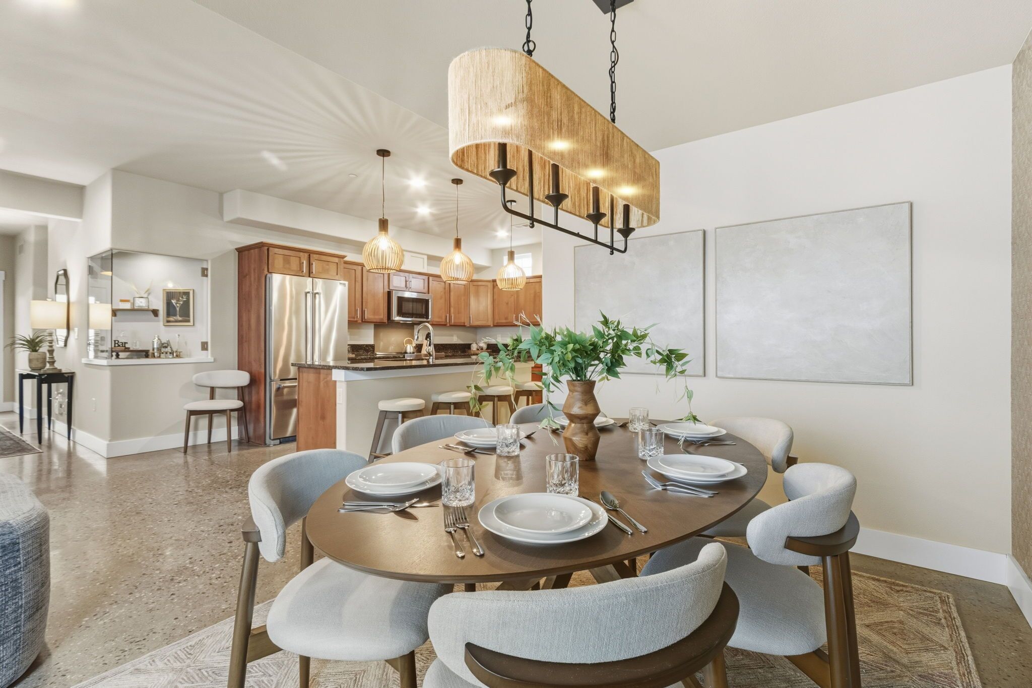 Casa, varias camas, patio, vista al jardín (233 Urban Prairie Street) | Restaurantes