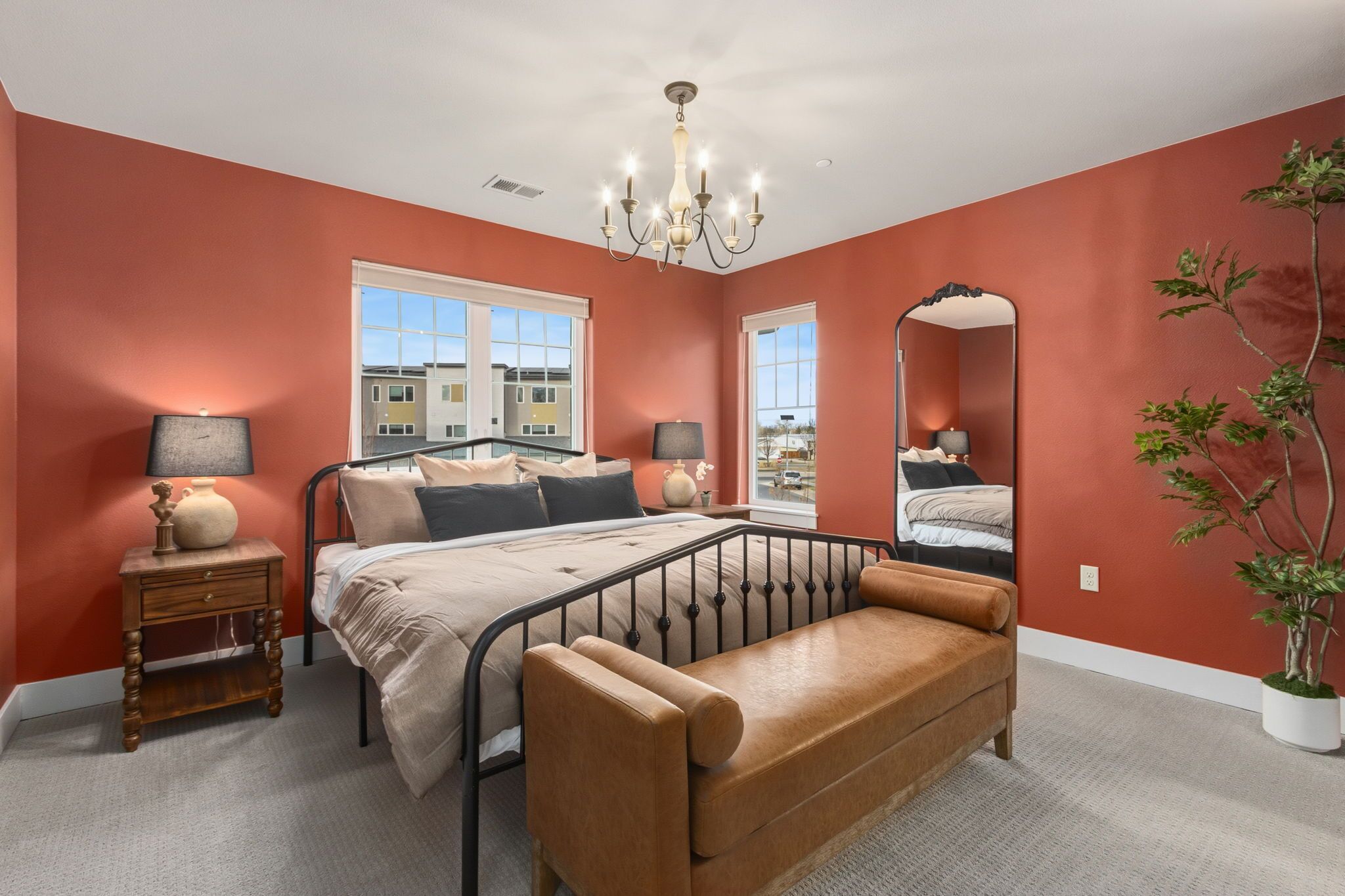 Casa, varias camas, patio, vistas al jardín (233 Urban Prairie Street) | 3 dormitorios, decoración individual, mobiliario individual y escritorio