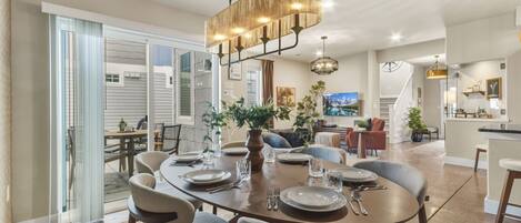 House, Multiple Beds, Patio, Garden View (233 Urban Prairie Street) | Dining