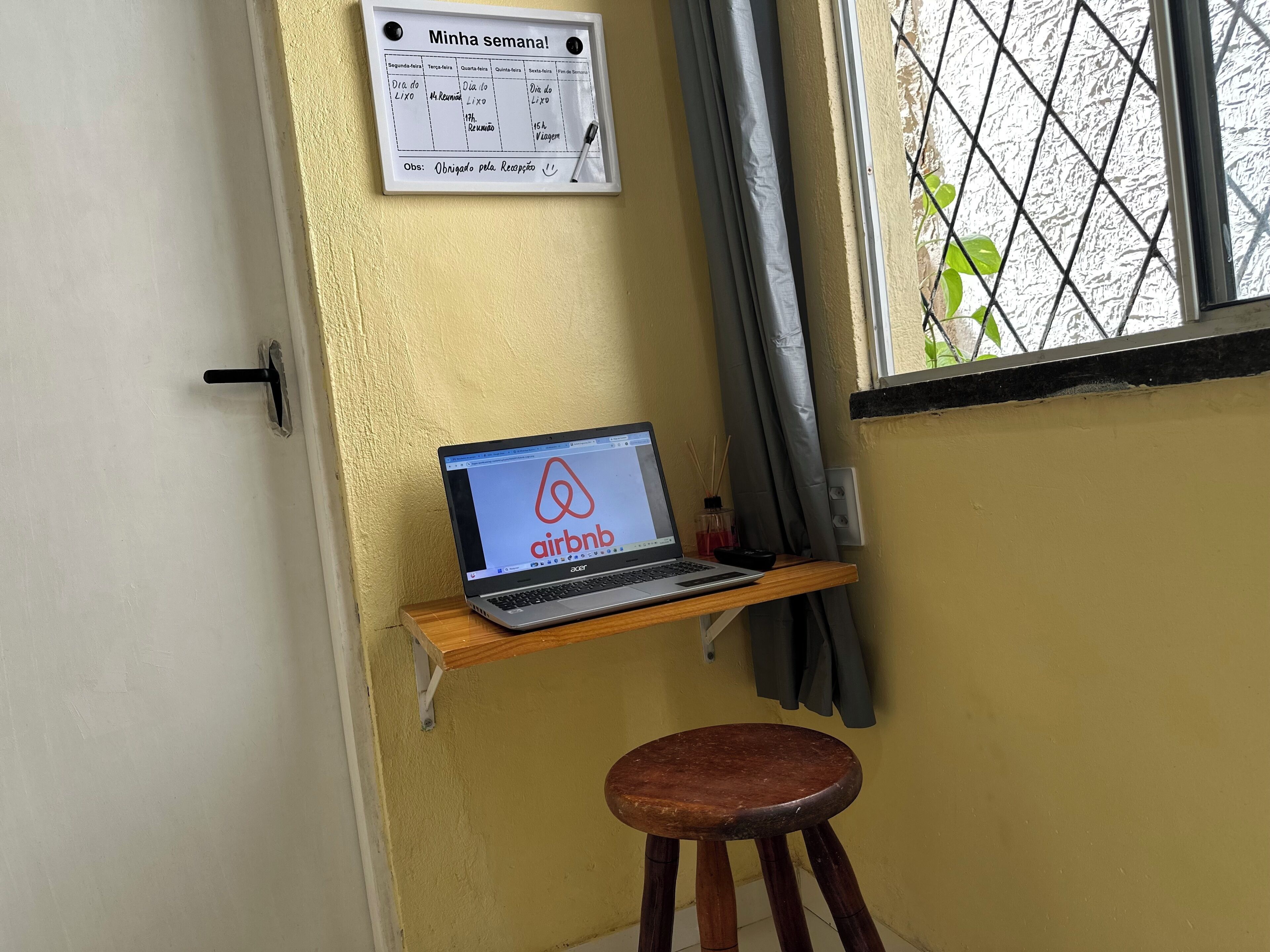 Appartement (02) | Een bureau, een laptopwerkplek, gratis extra bedden, gratis wifi