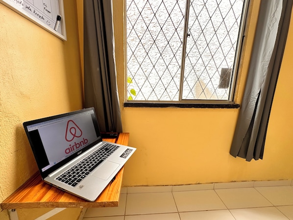 Appartement (02) | Een bureau, een laptopwerkplek, gratis extra bedden, gratis wifi