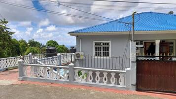 House, 2 Bedrooms, Accessible, Balcony | Property grounds