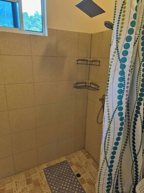 Ferienhaus, 2 Schlafzimmer, barrierefrei, Balkon | Badezimmer