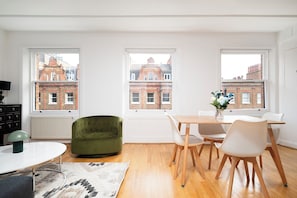 Dining - Flat 3 Elegant 2 Bed Marylebone Flat with Balcony (London)