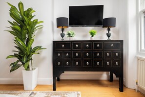 Interior - Flat 3 Elegant 2 Bed Marylebone Flat with Balcony (London)