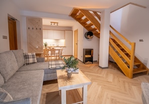 Living area - TOMANOVA Premium Chalets - Adorable 2-bedroom chalet perfect for relaxing (Dzianisz)