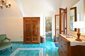 Interior - Honeymoon Amalfi •Private Sea View Terrace -Pet Friendly - Stone Bathroom (Amalfi)